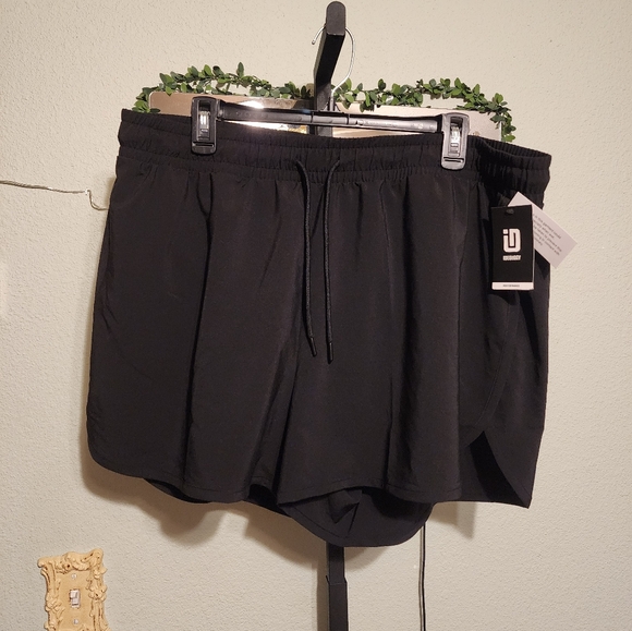 Ideology Pants - NWT Womens Ideology Performance Shorts. Size 1X. Black